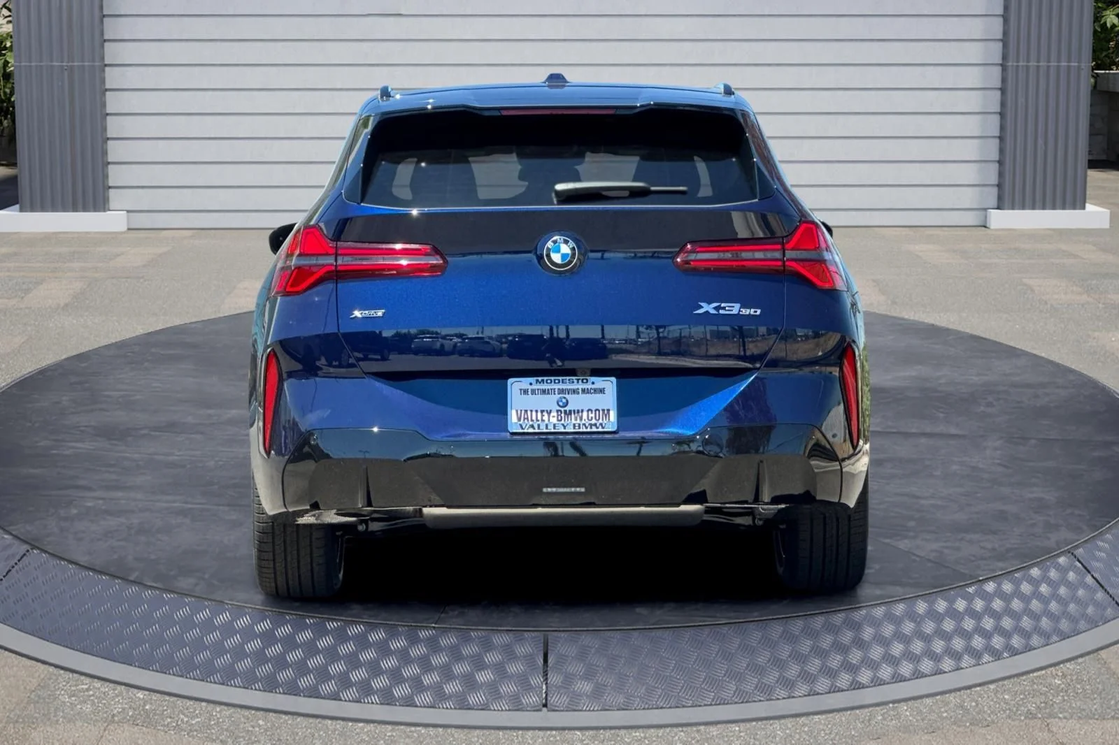 New 2026 Tanzanite Blue II Metallic BMW 30 xDrive image 5