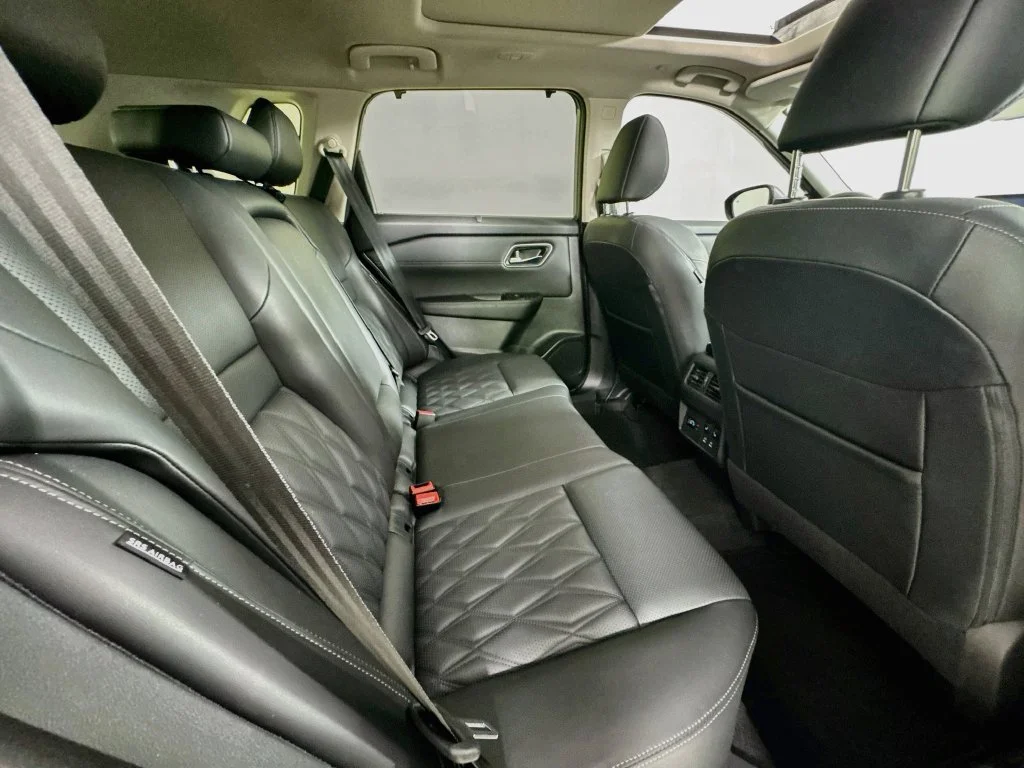 Used 2024 Gray Nissan Platinum image 35