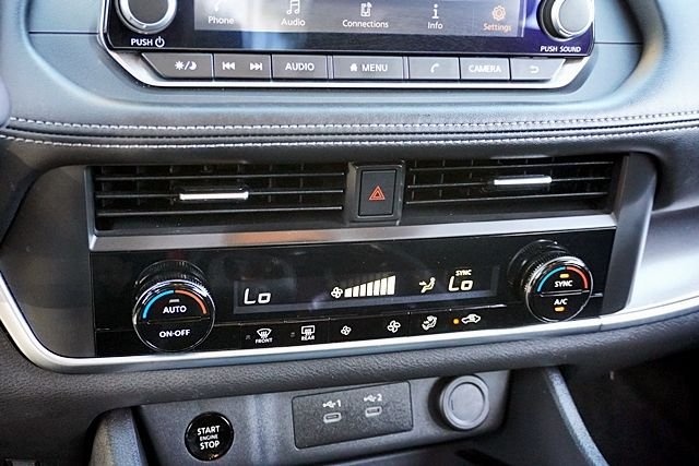 Used 2024 Silver Nissan SV image 27