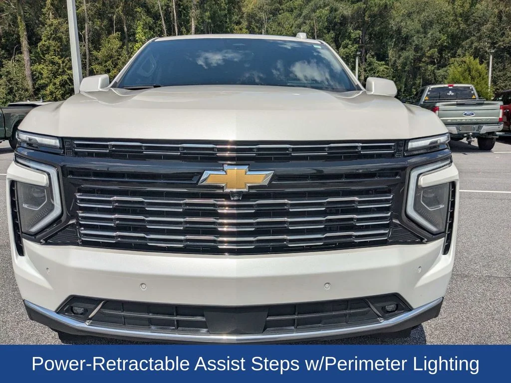 Used 2025 Iridescent Pearl Tricoat Chevrolet High Country image 10