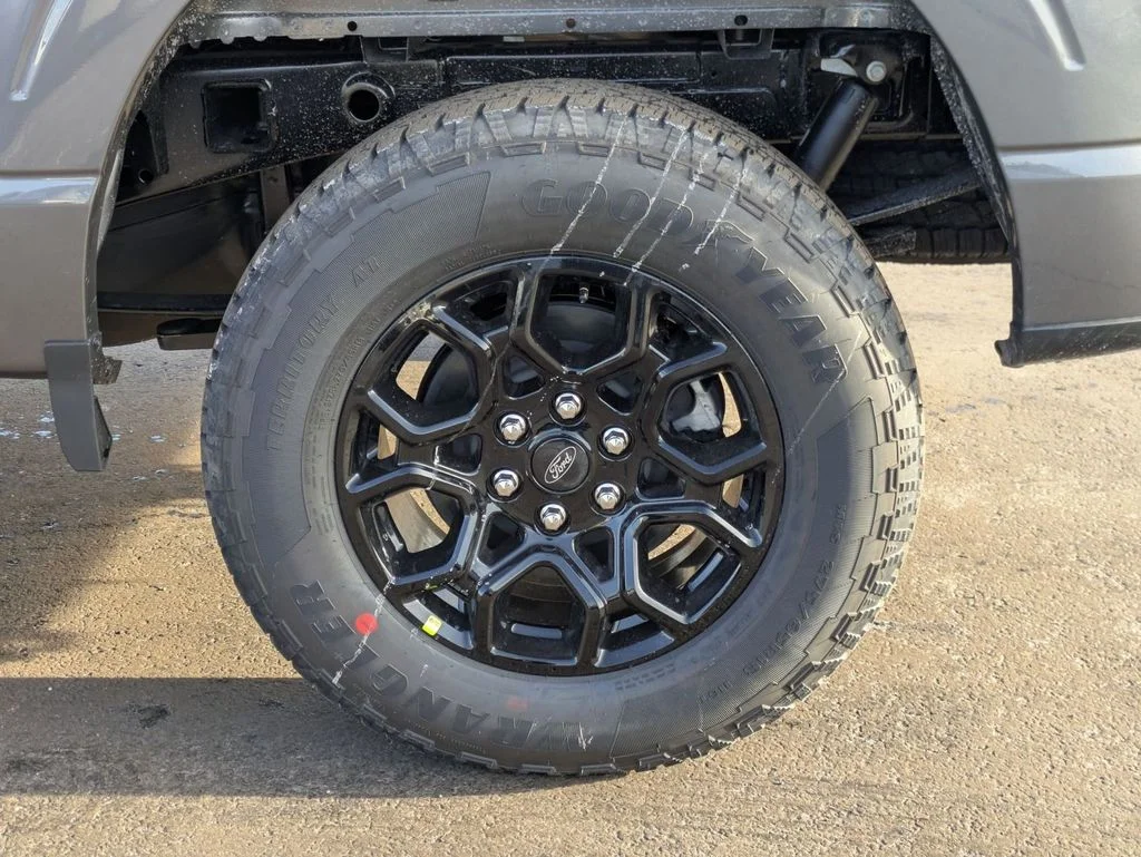 New 2026 Carbonized Gray Metallic Ford XLT image 15