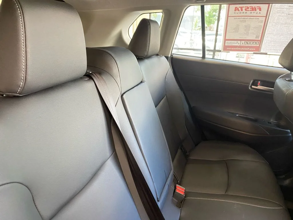 Used 2025  Toyota XLE image 24