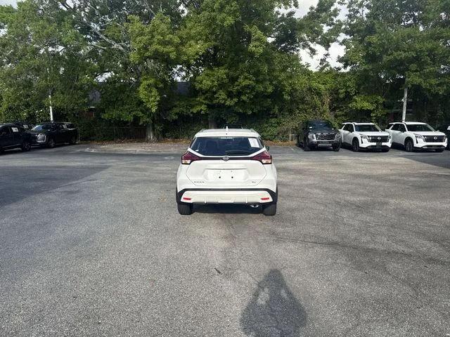 Used 2023 White Nissan SV image 6