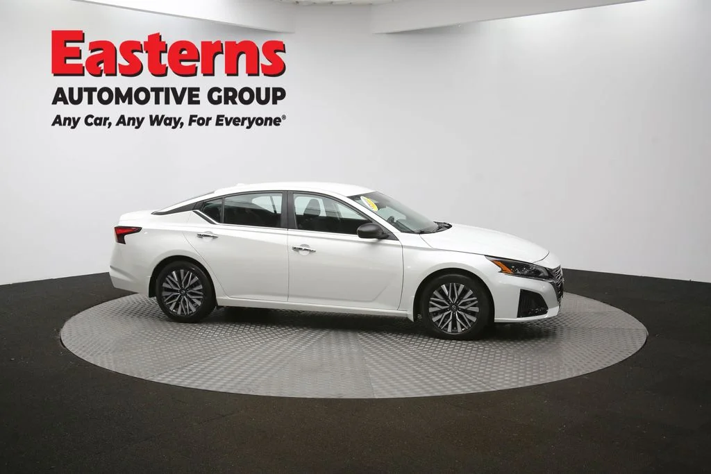 Used 2024 White Nissan 2.5 SV image 45
