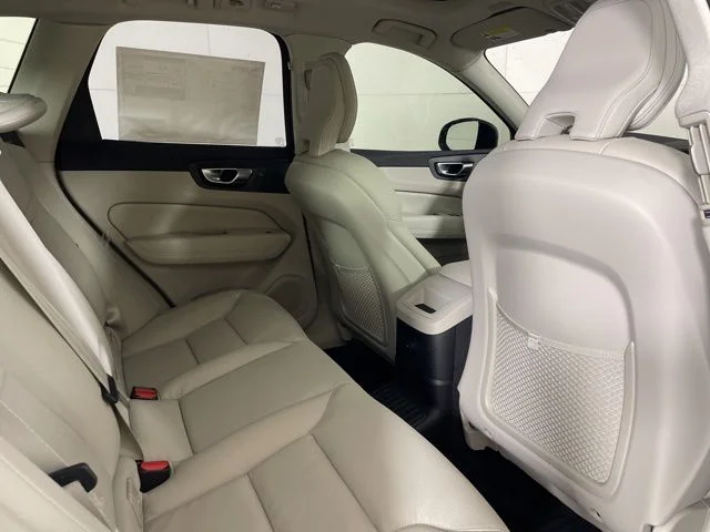 Used 2025 White Volvo T8 Plus image 29