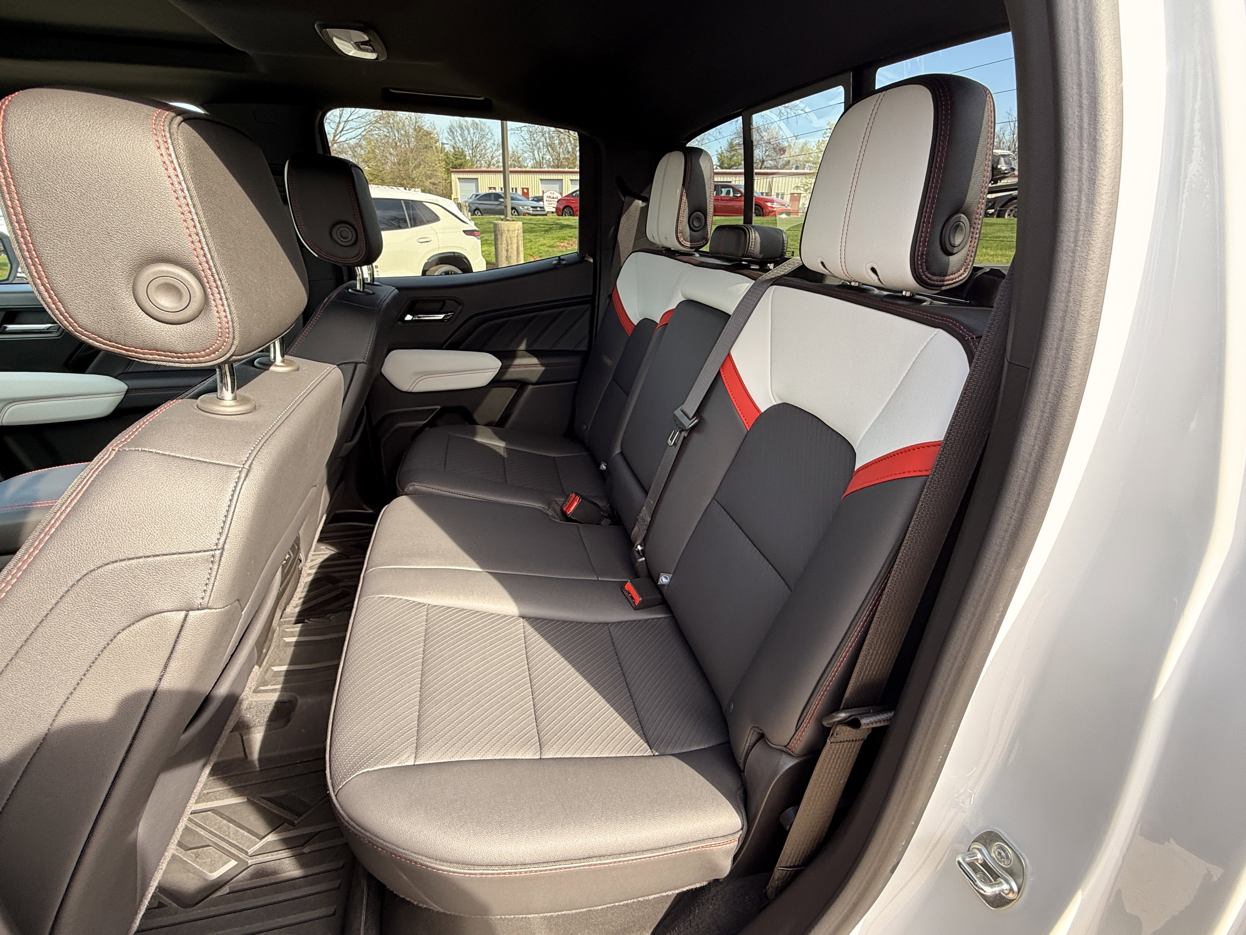 Used 2024 Summit White GMC 4WD AT4X image 26