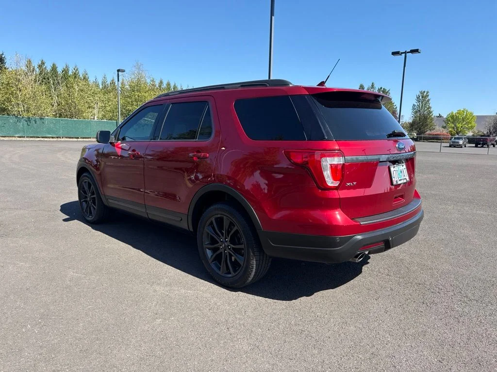 Used 2019 Ruby Red Metallic Ford XLT image 5