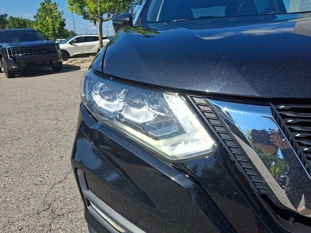 Used 2020 Black Nissan SL image 9