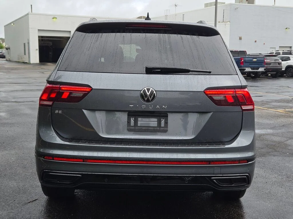 Used 2023 Gray Volkswagen 2.0T SE R-Line Black image 14