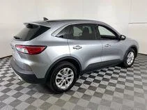 Used 2022 Iconic Silver Ford SE image 11