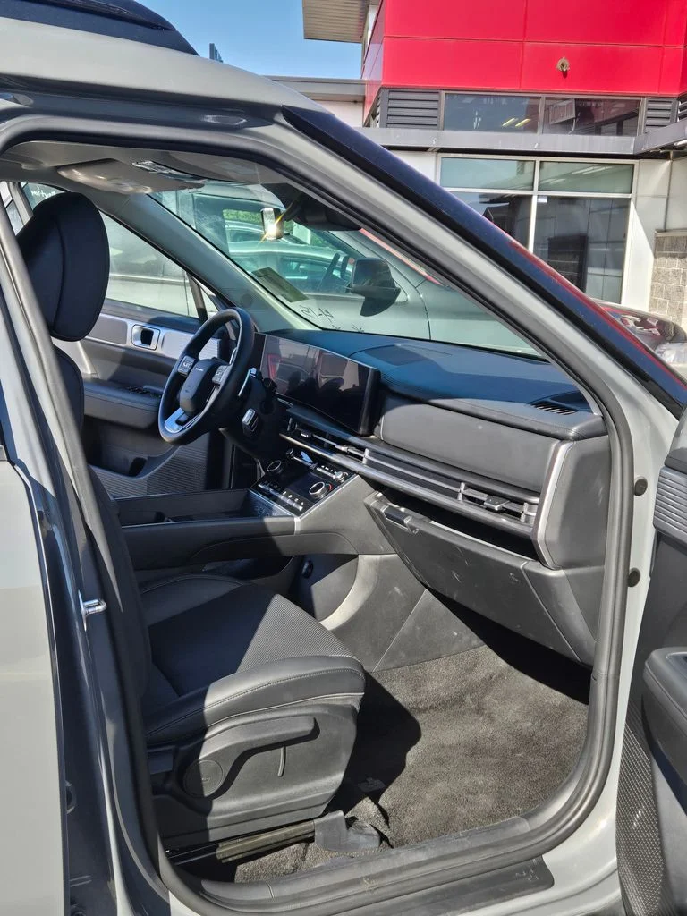 Used 2024 Gray Hyundai SEL image 10