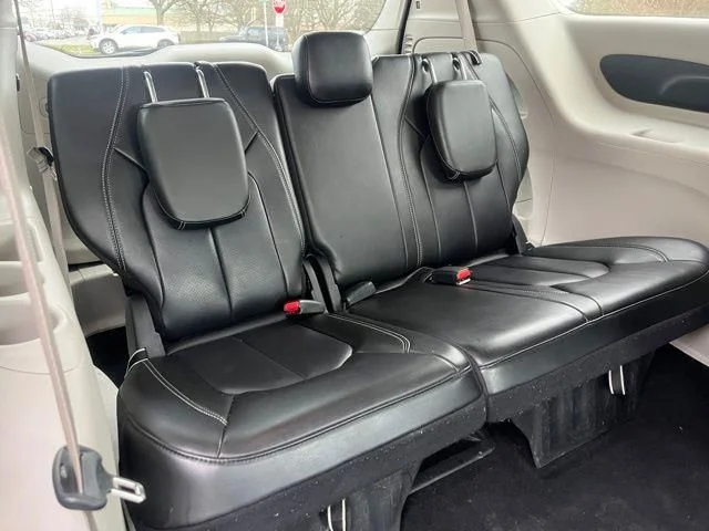 Used 2023 White Chrysler Touring L image 22