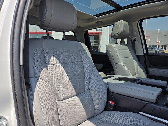 Used 2024 Wind Chill Pearl Toyota Limited HV image 31