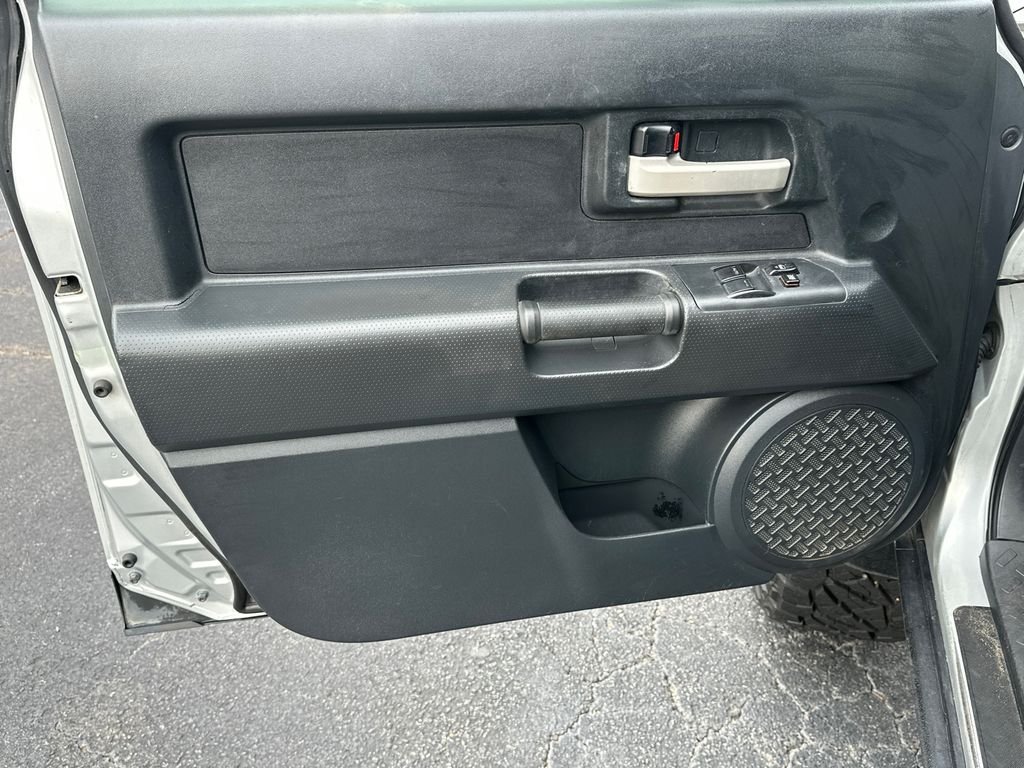 Used 2008 UNDEFINED Toyota Base image 10