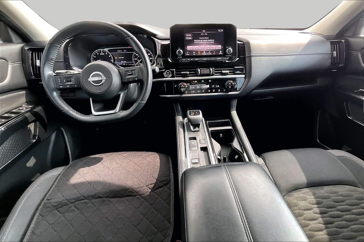 Used 2022 Pearl White Tricoat Nissan SV image 15
