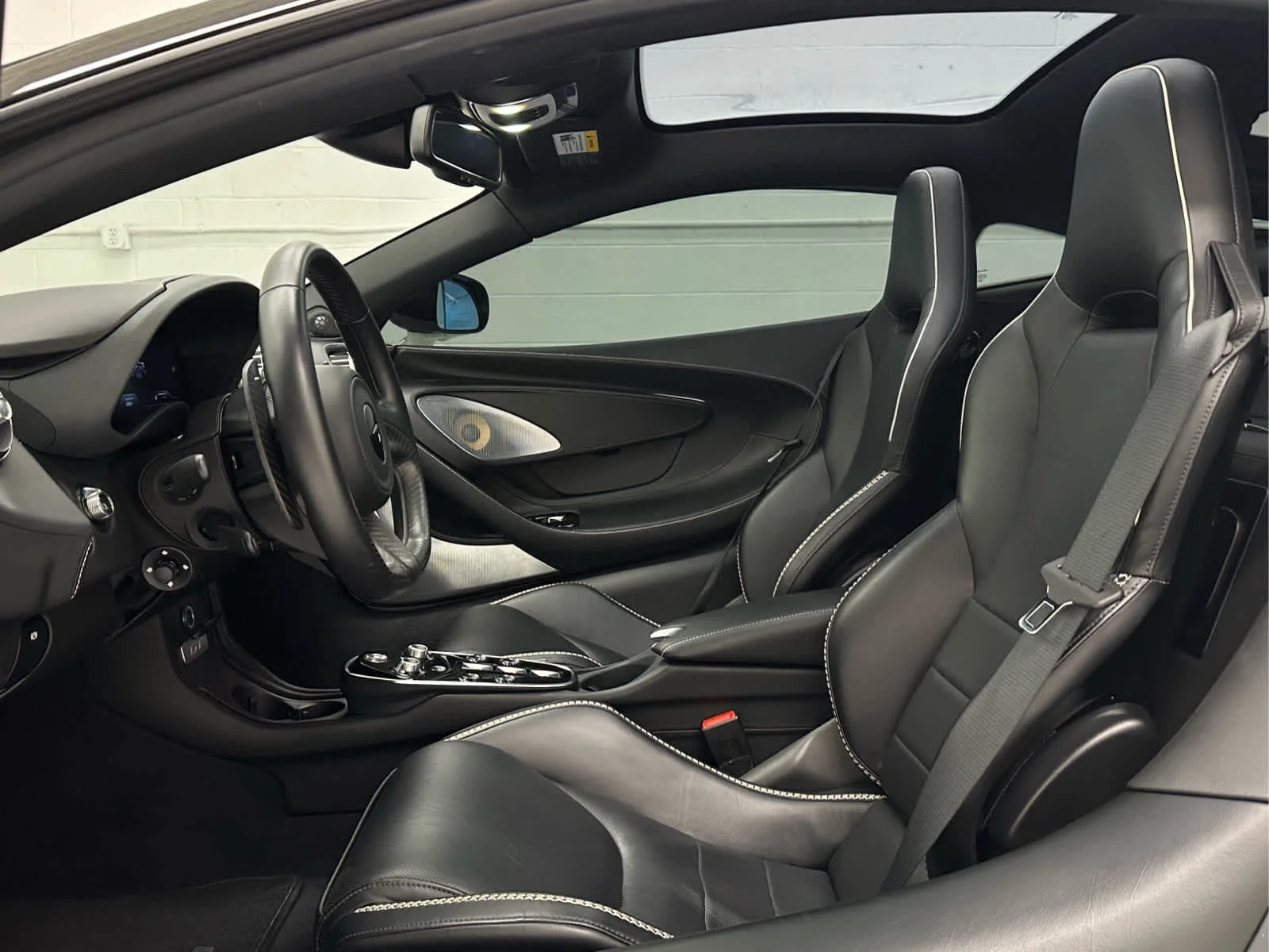 Used 2021 White McLaren  image 11