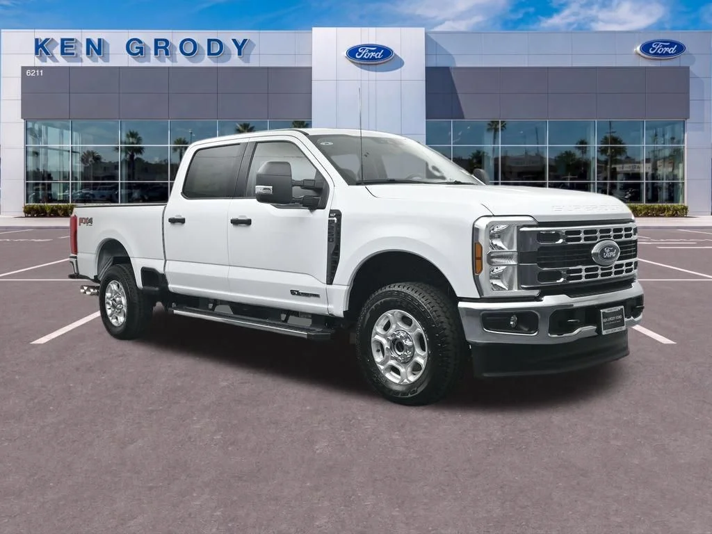 New 2026 White Ford XLT image 1