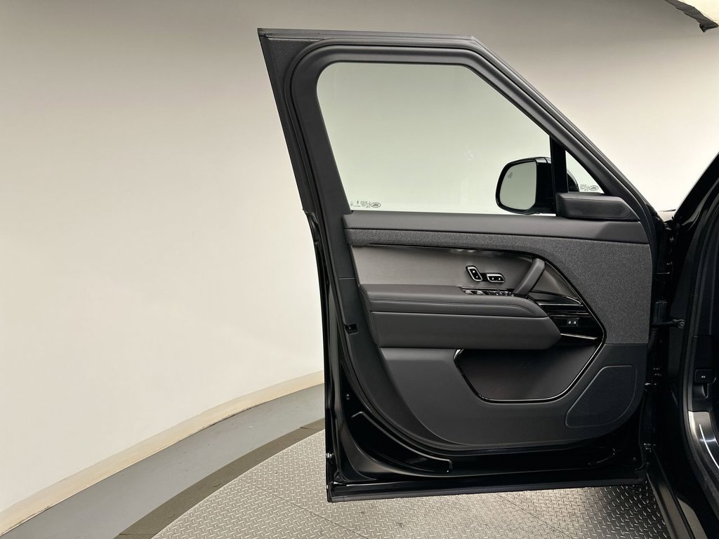 New 2027 Santorini Black Metallic Land Rover Dynamic SE image 9