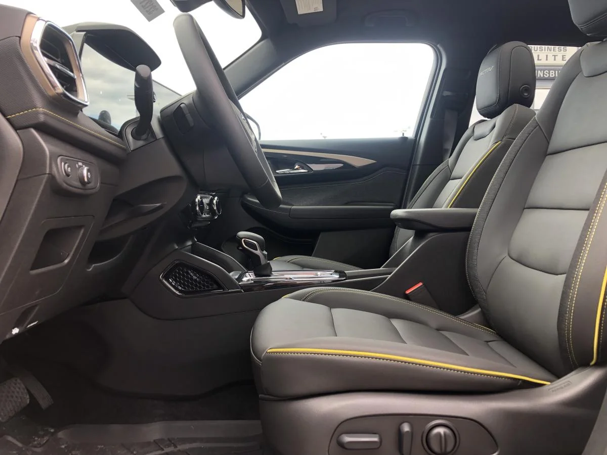 New 2026 White Chevrolet Awd 4dr Activ image 10