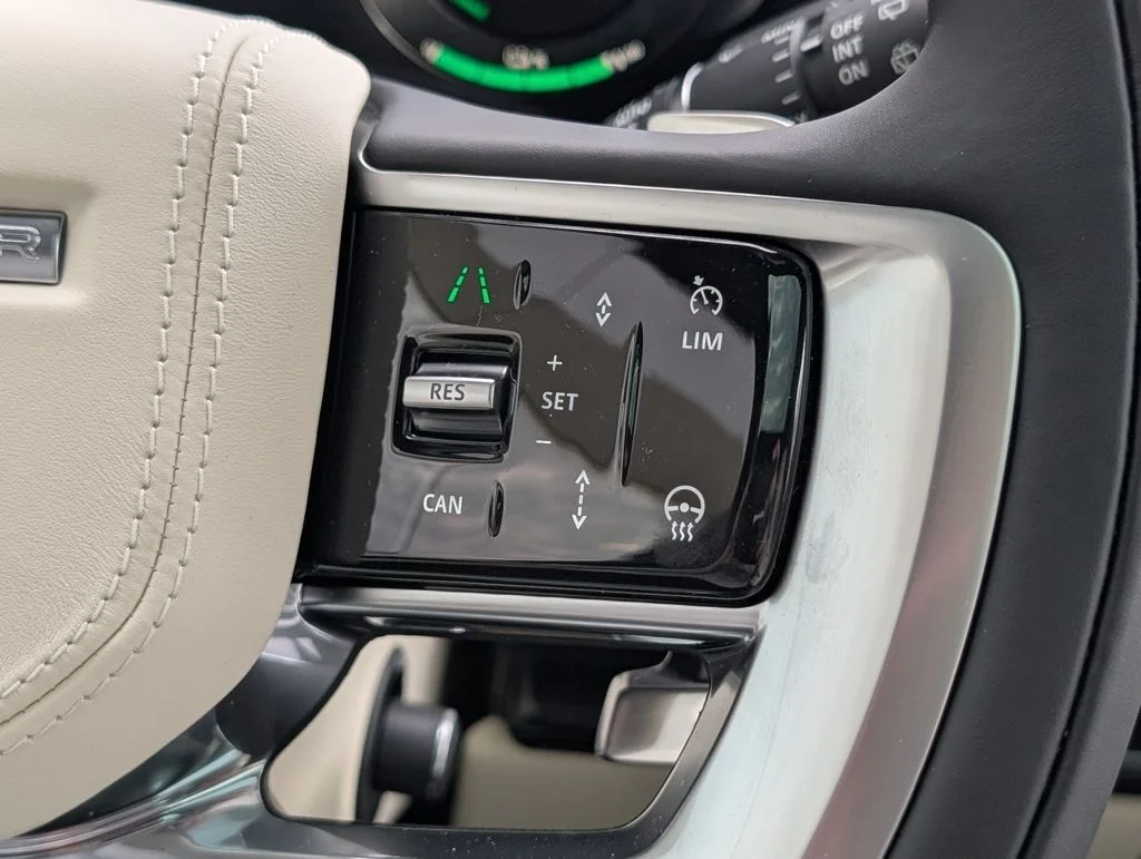 New 2026 Eiger Grey Land Rover SE image 22