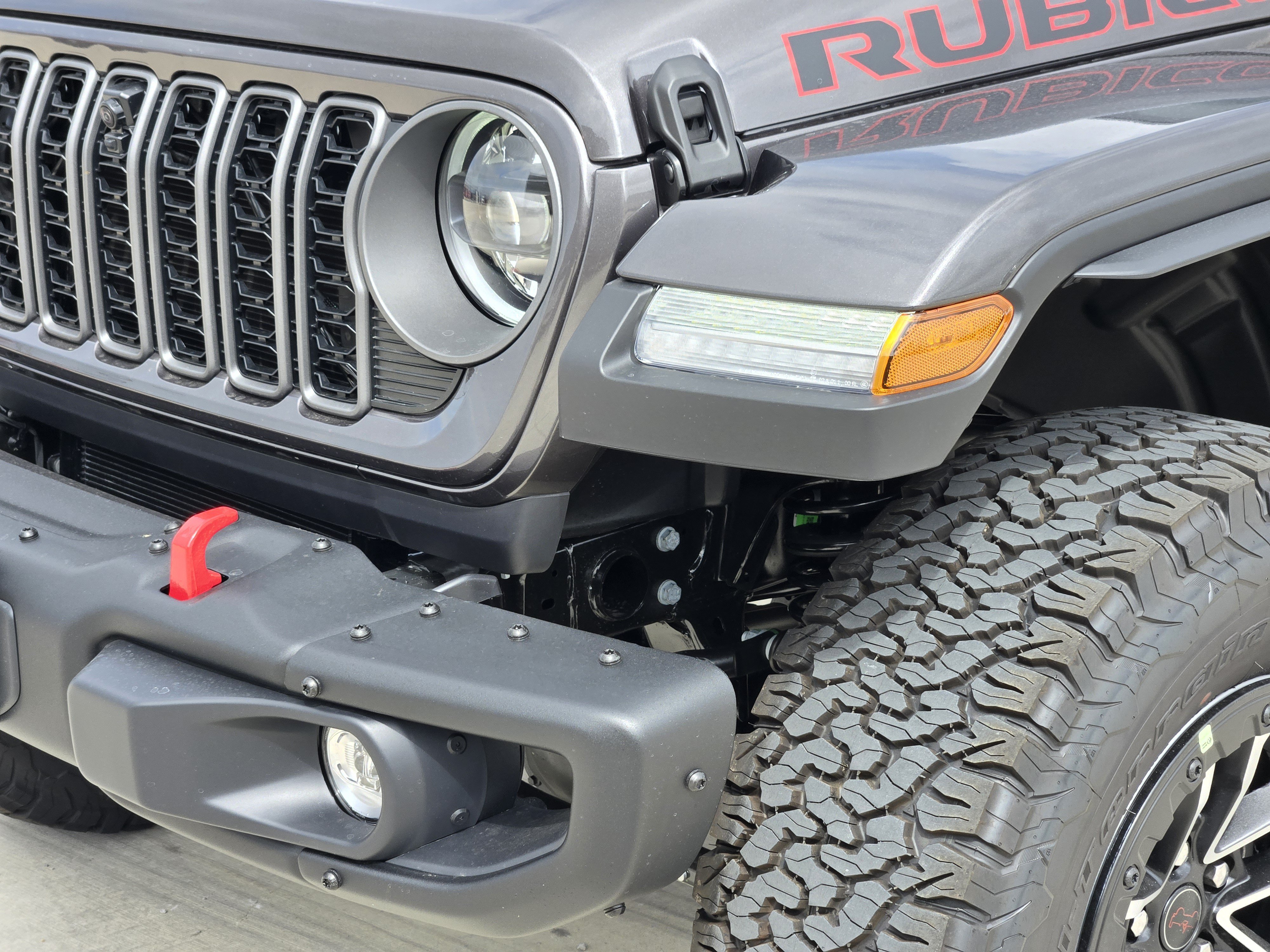 New 2026 Granite Crystal Metallic Clear-Coat Exterior Paint Jeep Rubicon X image 7