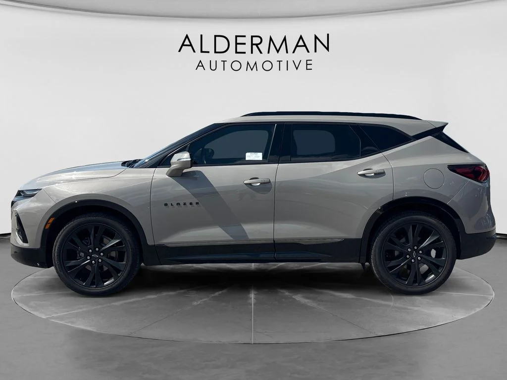 Used 2021 Gray Chevrolet RS image 2