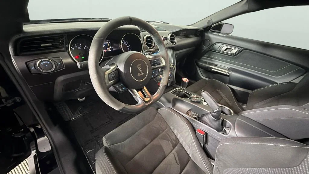 Used 2017 Black Ford Shelby GT350 image 18
