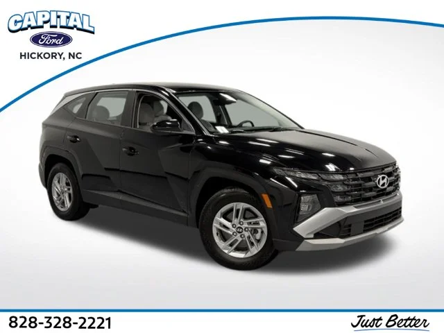Used 2025 Black Hyundai SE image 1