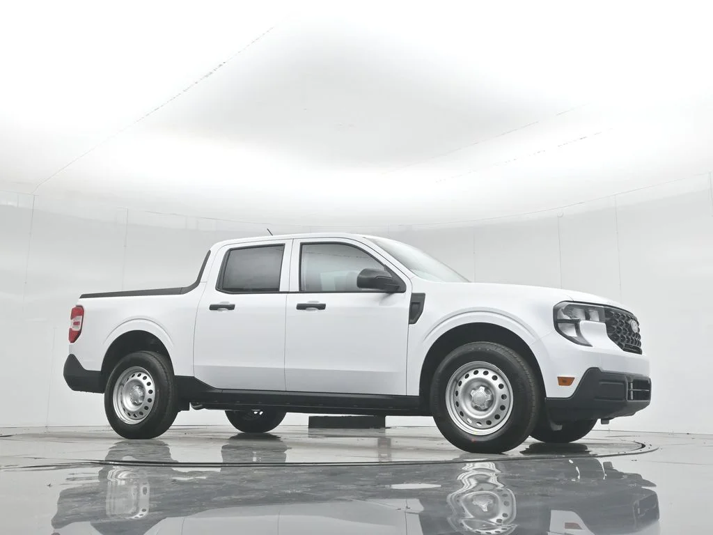 New 2026 Oxford White Ford XL image 3