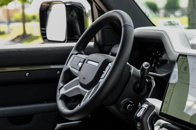 New 2026  Land Rover X-Dynamic SE image 19