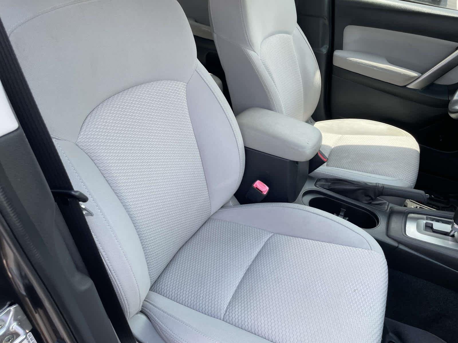 Used 2015 Dark Gray Metallic Subaru 2.5i Premium image 21