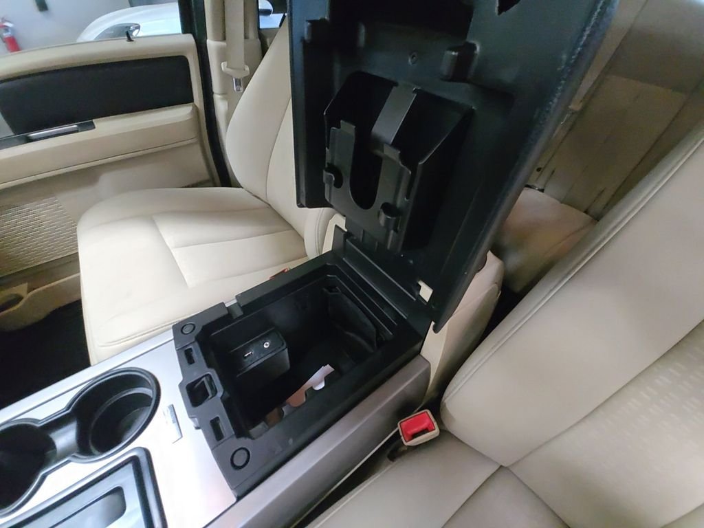 Used 2015 Gray Ford XLT image 33