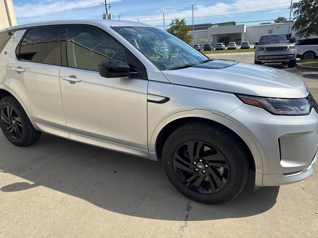 2024 Land Rover Discovery Sport S photo 3