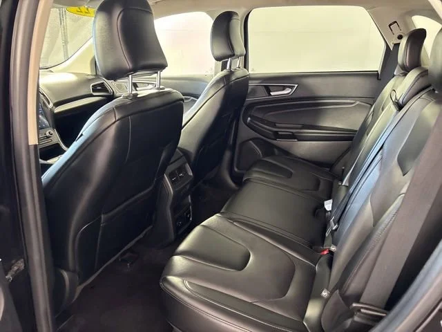 Used 2022  Ford Titanium image 21