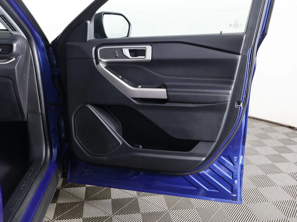 Used 2023 Blue Ford XLT image 22