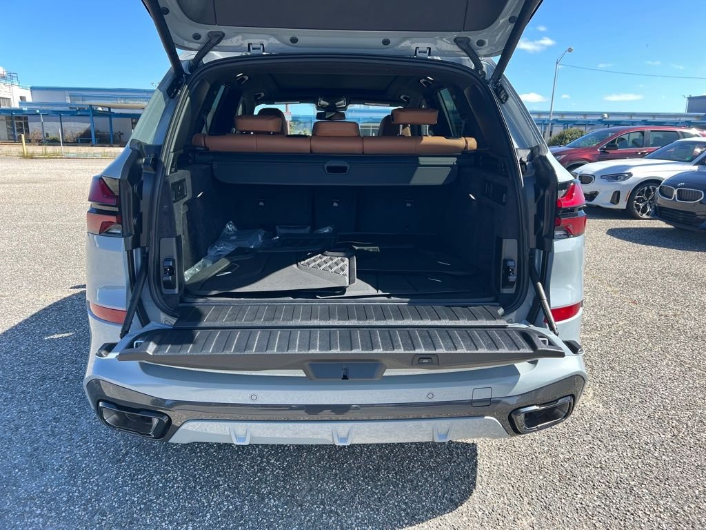 Used 2026 Gray BMW xDrive40i image 31