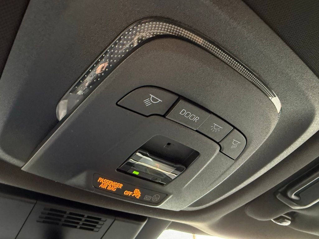 2026 Toyota bZ XLE - Photo 23