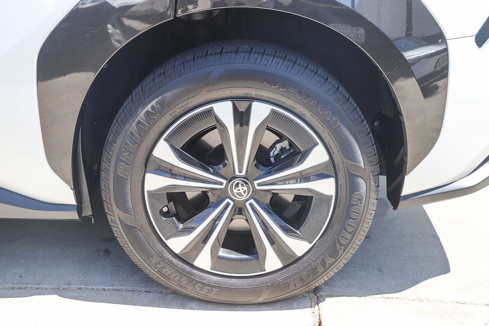 Used 2023 Beige Toyota XLE image 11