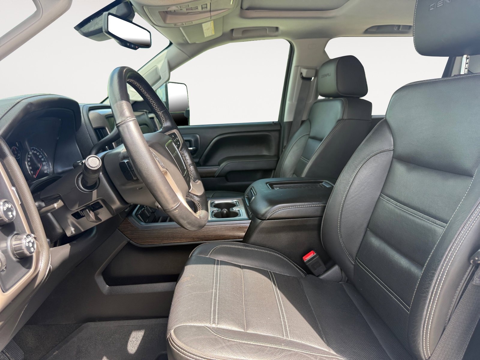 Used 2019 WHITE FROST TRICOAT GMC Denali image 23