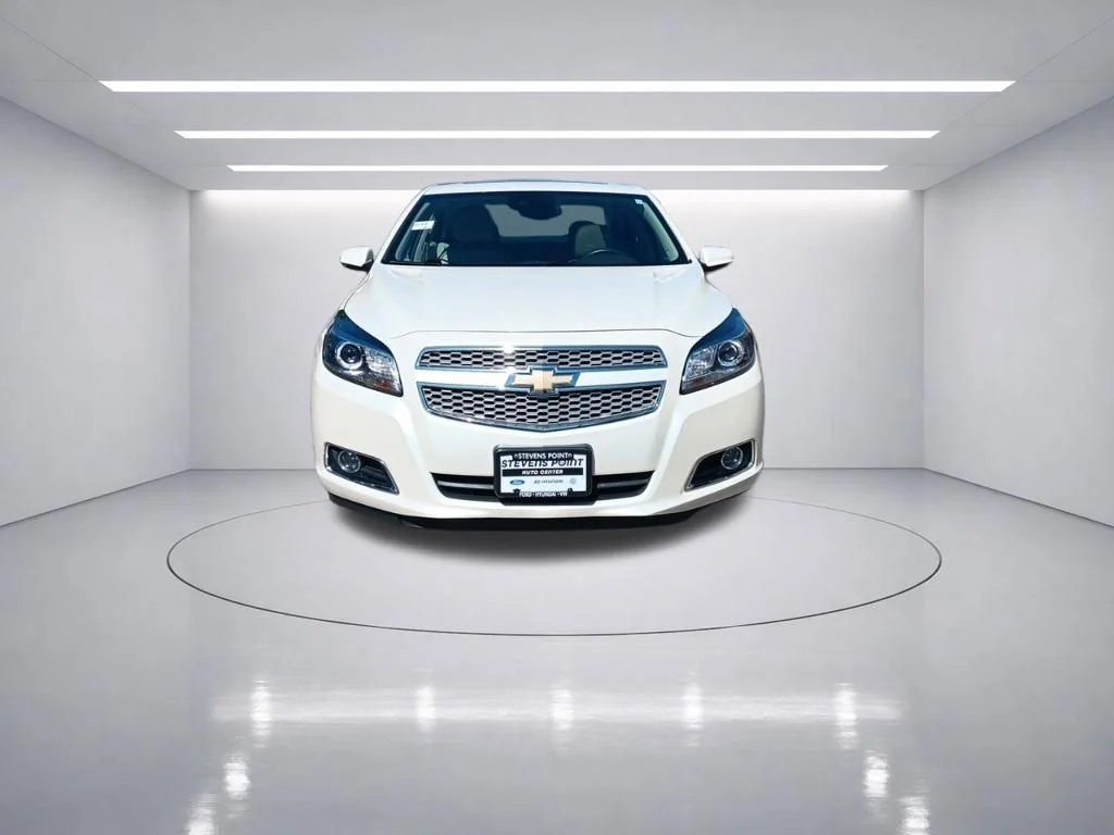Used 2013 White Diamond Tricoat Chevrolet LTZ image 10