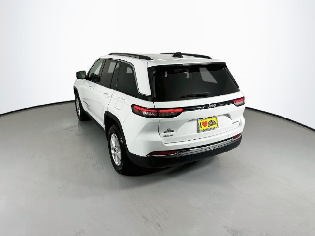 Used 2023 White Jeep Laredo X image 7