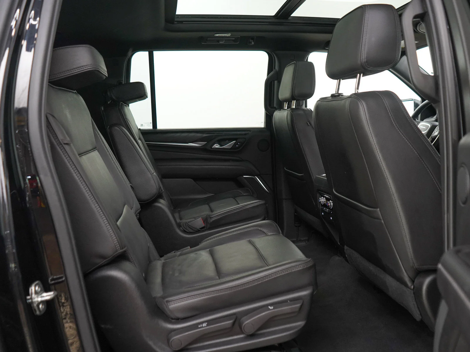 Used 2021 Black GMC Denali image 12