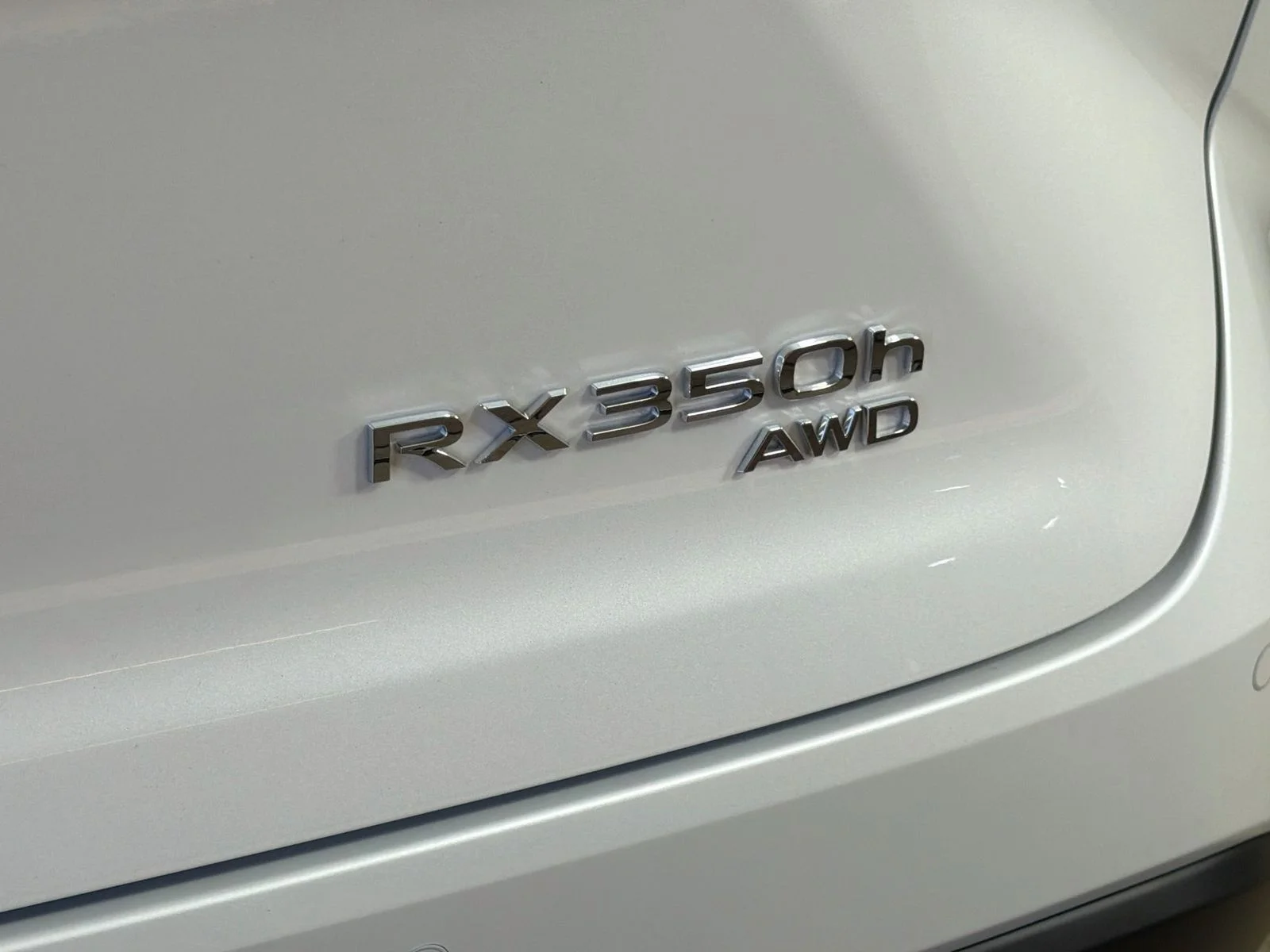Used 2025 White Pearl Lexus 350h Premium image 30