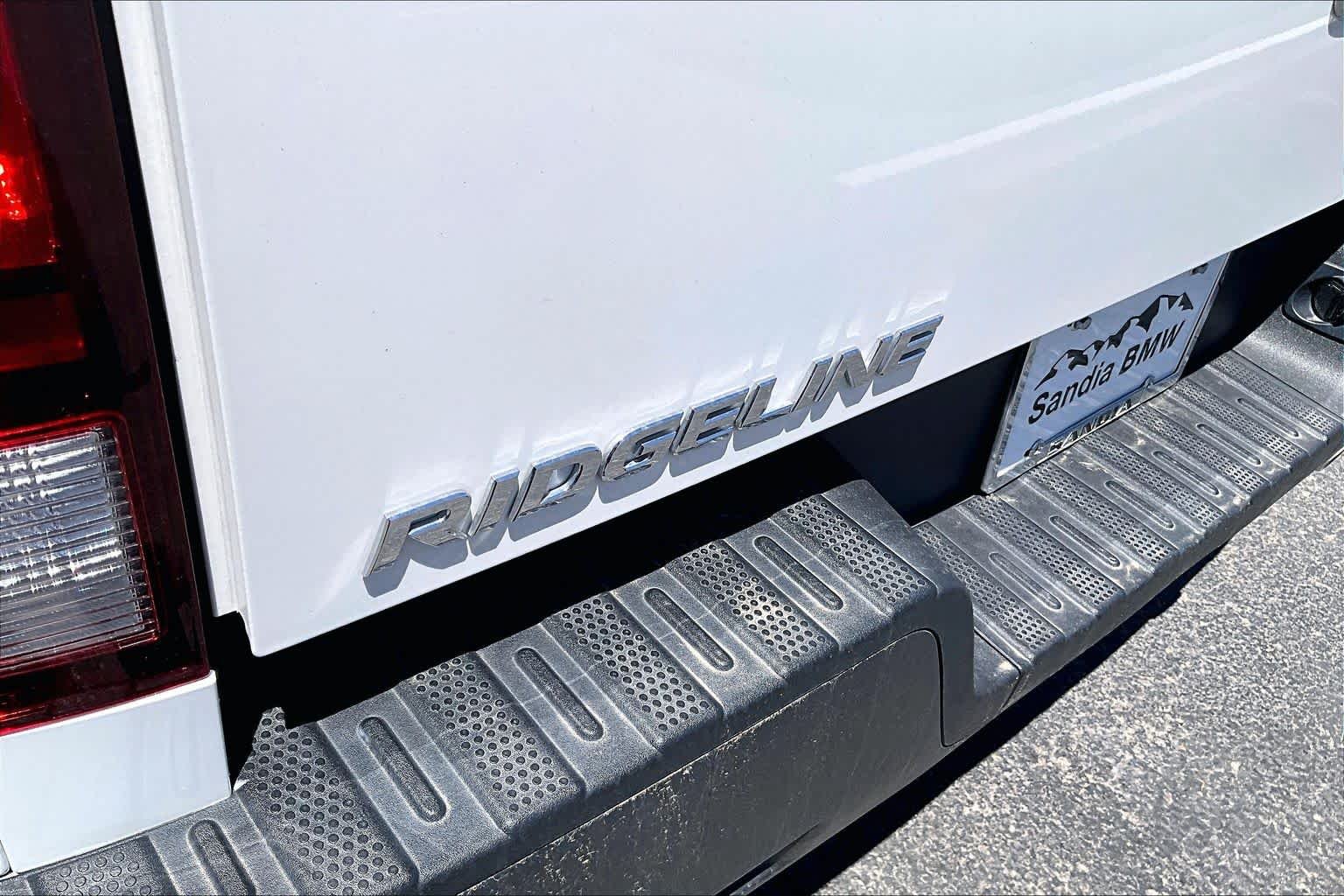 Used 2023 Platinum White Pearl Honda RTL image 28