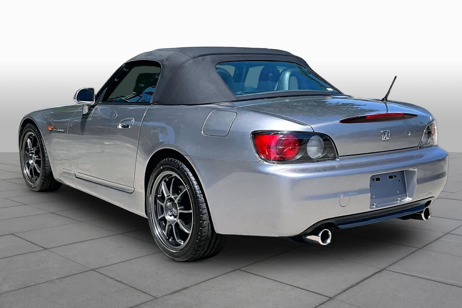 Used 2001 Silverstone Metallic Honda  image 10