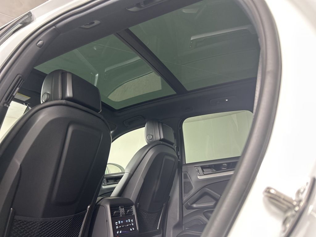 2026 Porsche Cayenne S - Photo 26