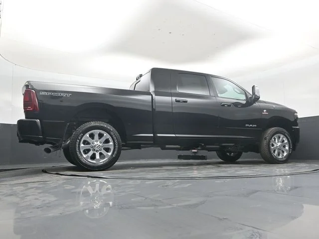 New 2026 Diamond Black Crystal Pearl-Coat Exterior Paint RAM Laramie image 39