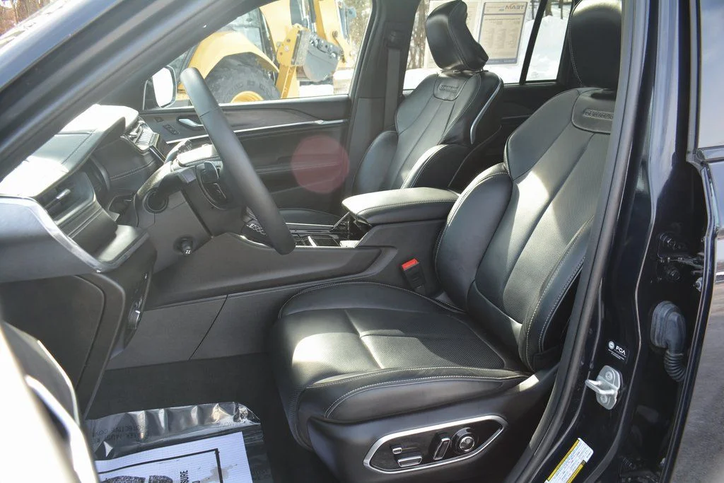 2024 Jeep Grand Cherokee Overland 4xe - Photo 11