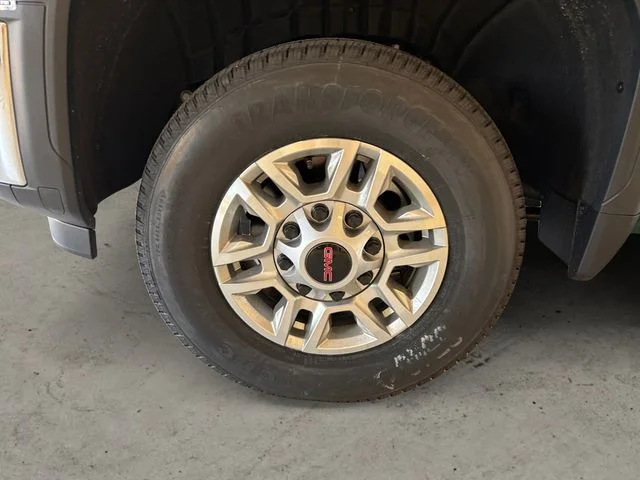 New 2026  GMC SLE image 15