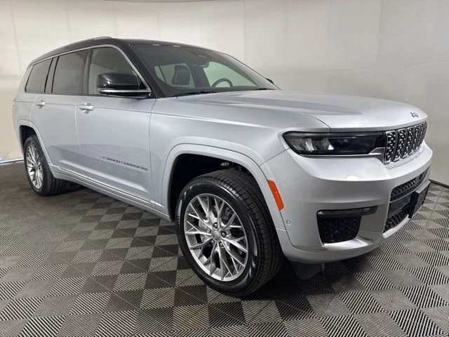 2024 Jeep Grand Cherokee L Summit 4x4's photo